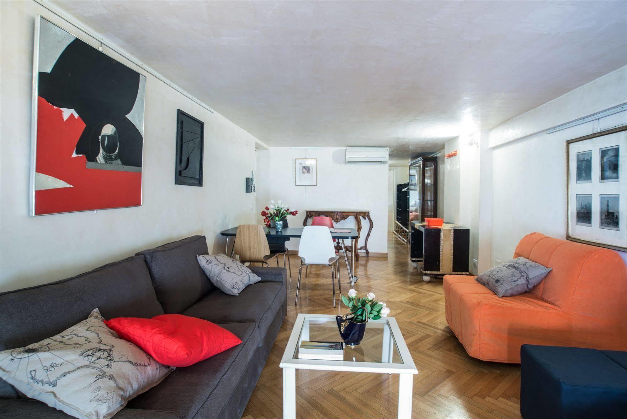 Monti Colosseum Accommodation Řím Exteriér fotografie
